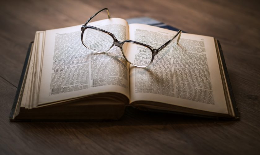 Prescrivere un libro: il potere della Biblioterapia