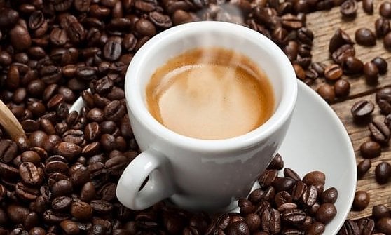 Il caffè è una bevanda da evitare a cena